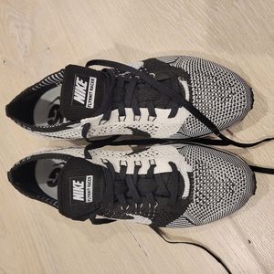 Nike Flyknit Racers black & white Men's 5
